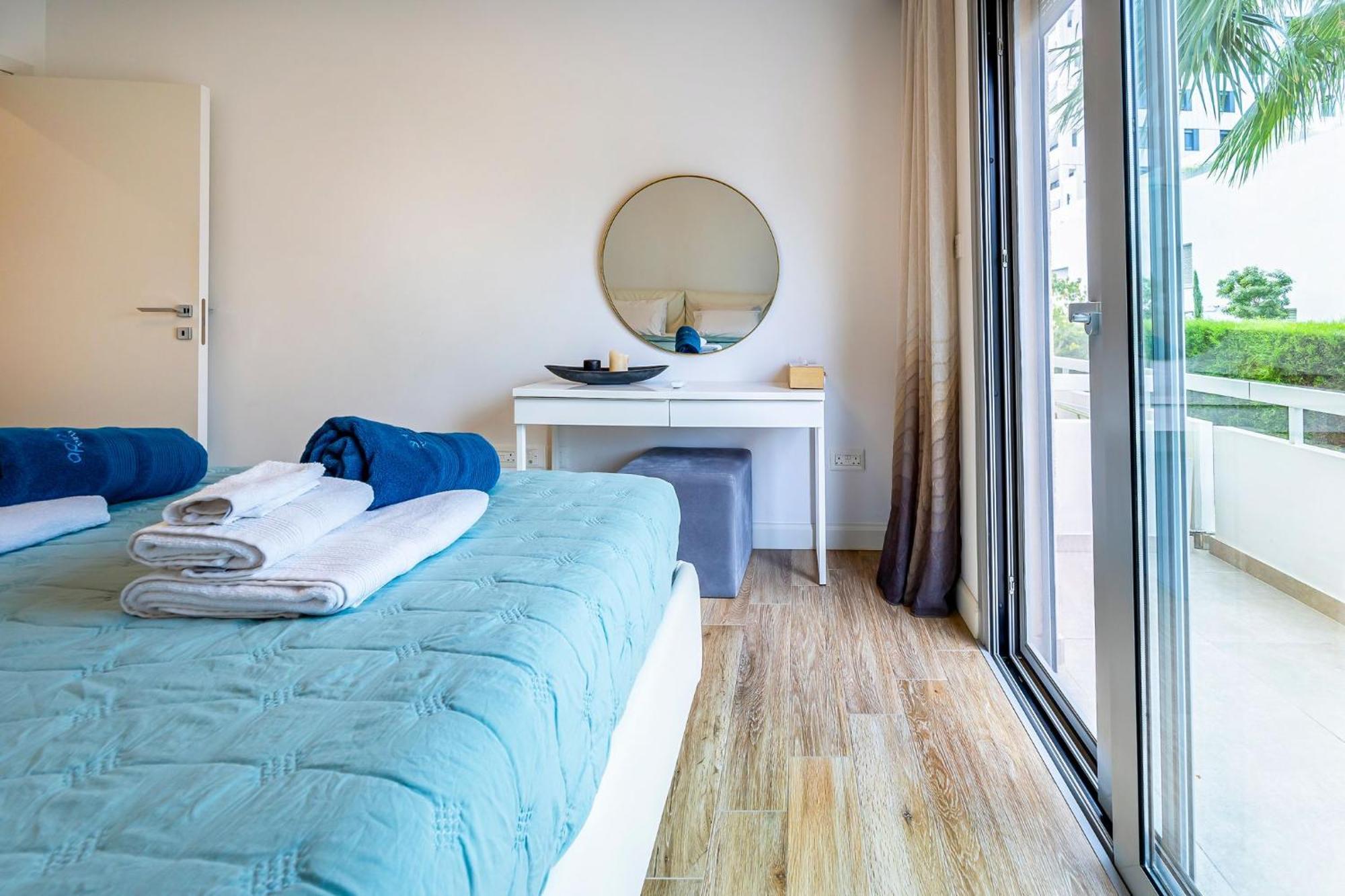 Luxury Close To The Beach, Shared Pool - Christine Complex